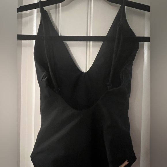 White Fox Swim Sexy One-Piece, size XS - Picture 3 of 4